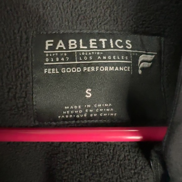 Fabletics Pace Knit Vest - Picture 2 of 16